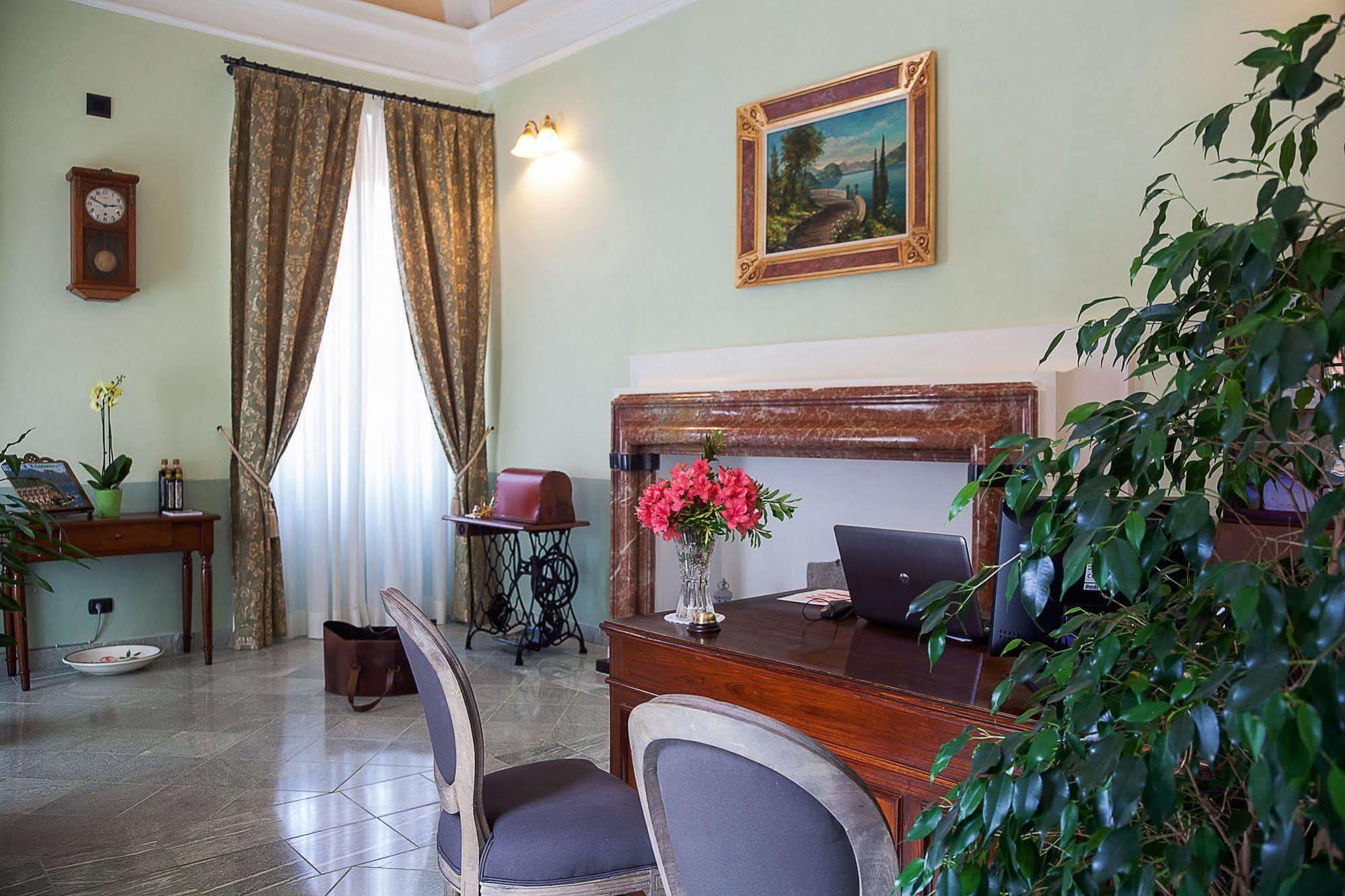 Palazzo Del Vicere Aparthotel Lezzeno Exterior photo