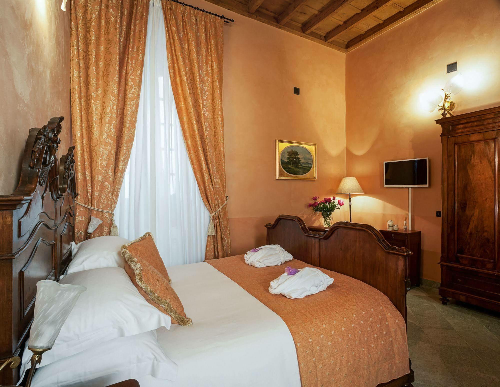 Palazzo Del Vicere Aparthotel Lezzeno Exterior photo